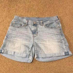 Levi’s Jean shorts (Juniors)